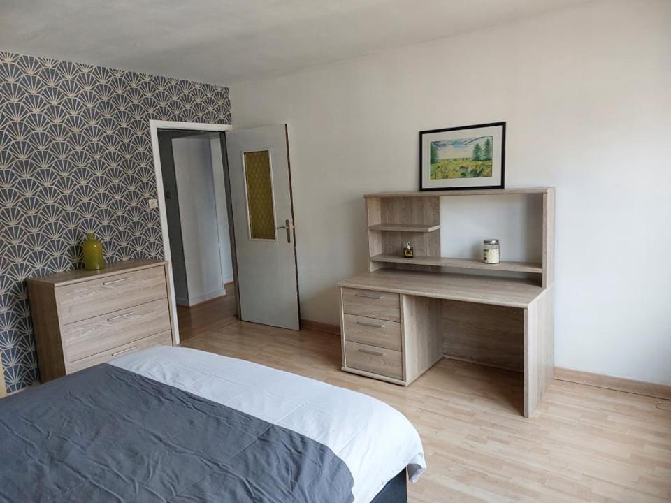 Aux Trois Petits Cochons Apartment โอตง ภายนอก รูปภาพ