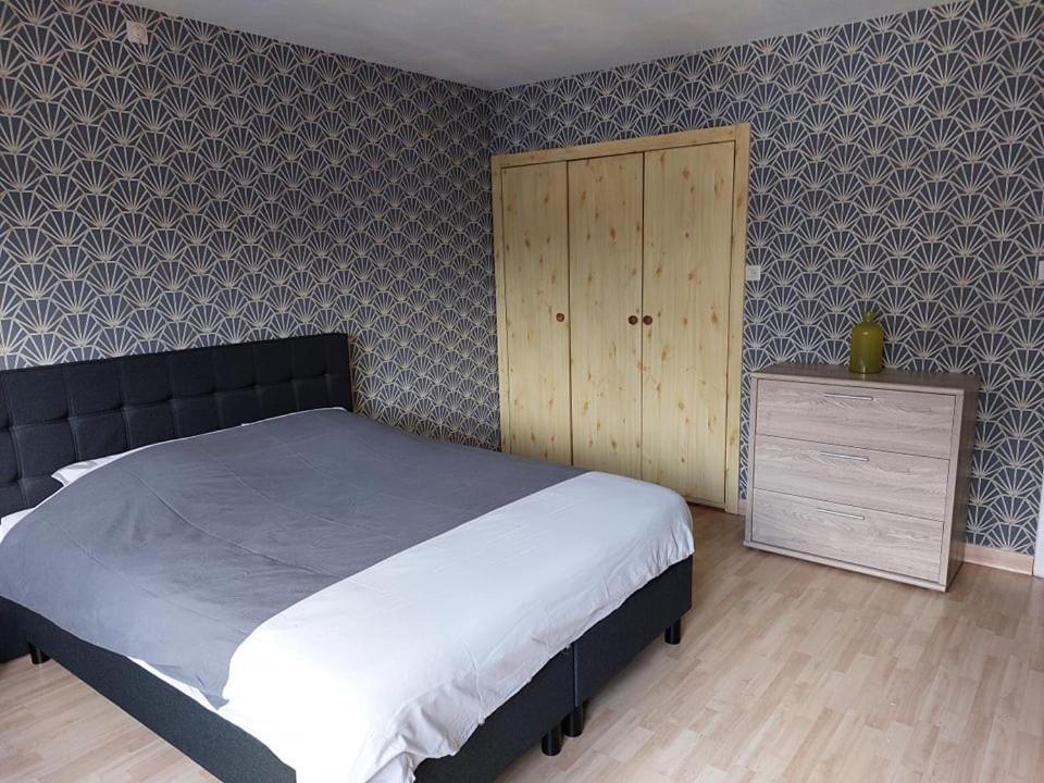Aux Trois Petits Cochons Apartment โอตง ภายนอก รูปภาพ