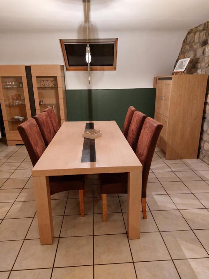 Aux Trois Petits Cochons Apartment โอตง ภายนอก รูปภาพ