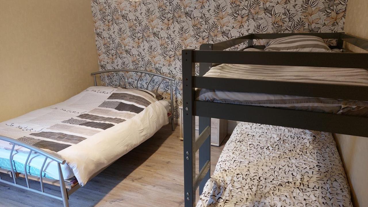 Aux Trois Petits Cochons Apartment โอตง ภายนอก รูปภาพ