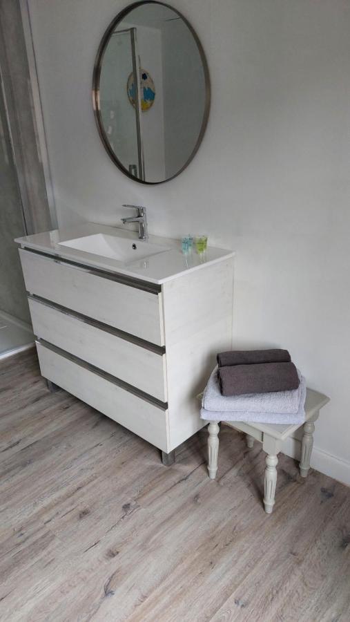 Aux Trois Petits Cochons Apartment โอตง ภายนอก รูปภาพ