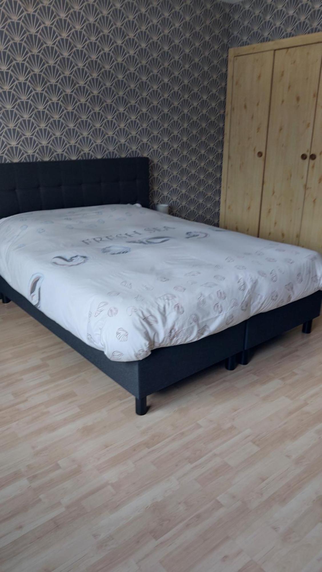 Aux Trois Petits Cochons Apartment โอตง ภายนอก รูปภาพ